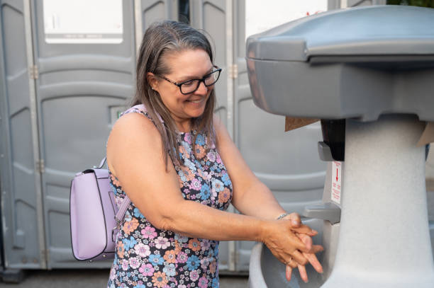 Best Portable bathroom rental  in Linden, MI